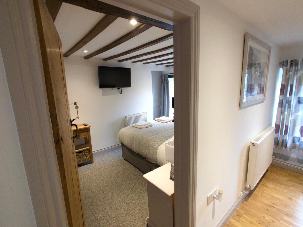 Swan House Tea Room And Bed & Breakfast Lydney Esterno foto