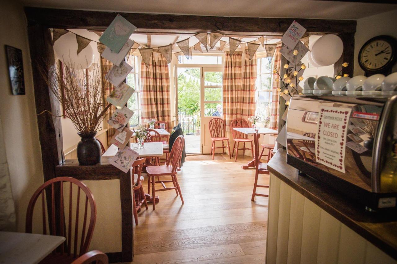 Swan House Tea Room And Bed & Breakfast Lydney Esterno foto