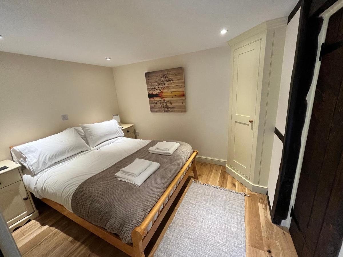 Swan House Tea Room And Bed & Breakfast Lydney Esterno foto